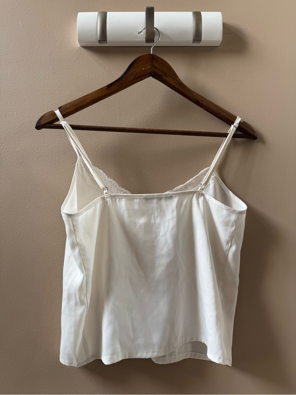 Brandy Melville White Lace-Trim Button Front Cami - Picture 2 of 2
